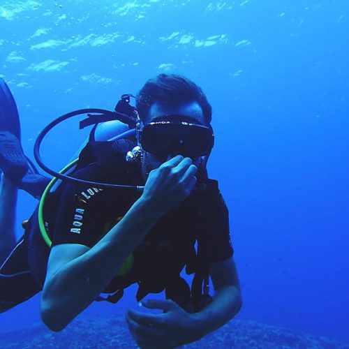 people-blue-diver-divers