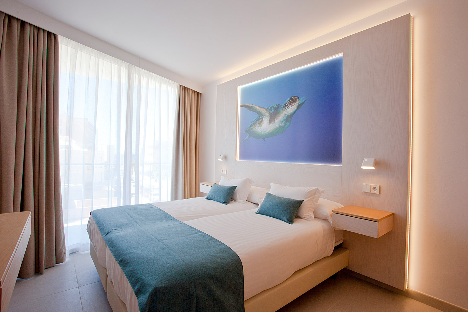Bedroom with turtle image